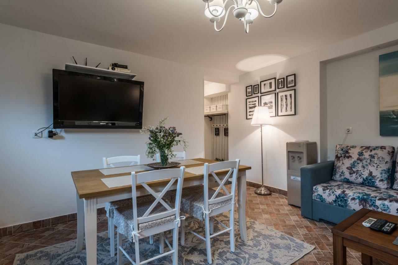 Apartments Jelavic Sutomiscica Eksteriør billede